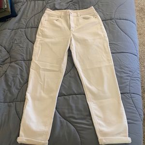 AEO Stretch Mom Jean Size 8 long